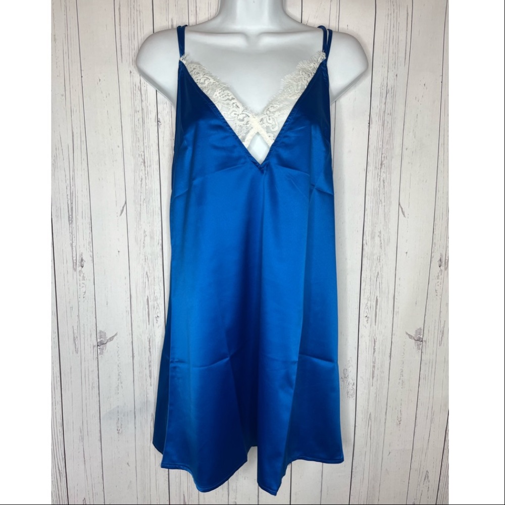 Ekouaer Women’s Size Small Blue Chemise Satin Nightgown V-Neck Lace Trim Nightie